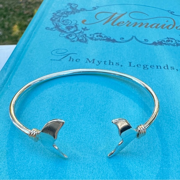 Eden Hand Arts Whale Tail Bracelet - Picture 2 of 10